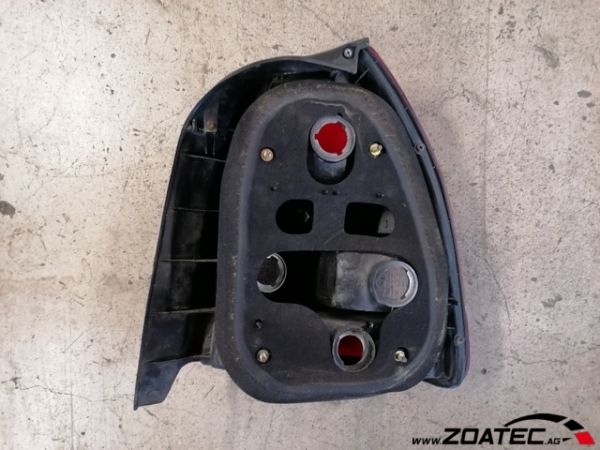 Feu arrière Hatchback gauche occasion 99-00 (2398)